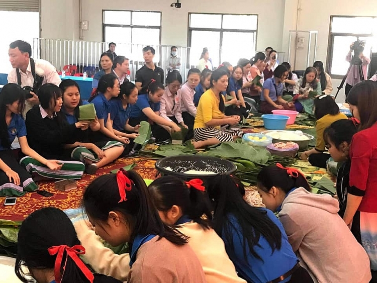 Cộng đồng người Việt tại Lào đón Tết cổ truyền Tân Sửu gọn nhẹ, bảo đảm an toàn Cộng đồng người Việt tại Lào đón Tết cổ truyền Tân Sửu gọn nhẹ, bảo đảm an toàn