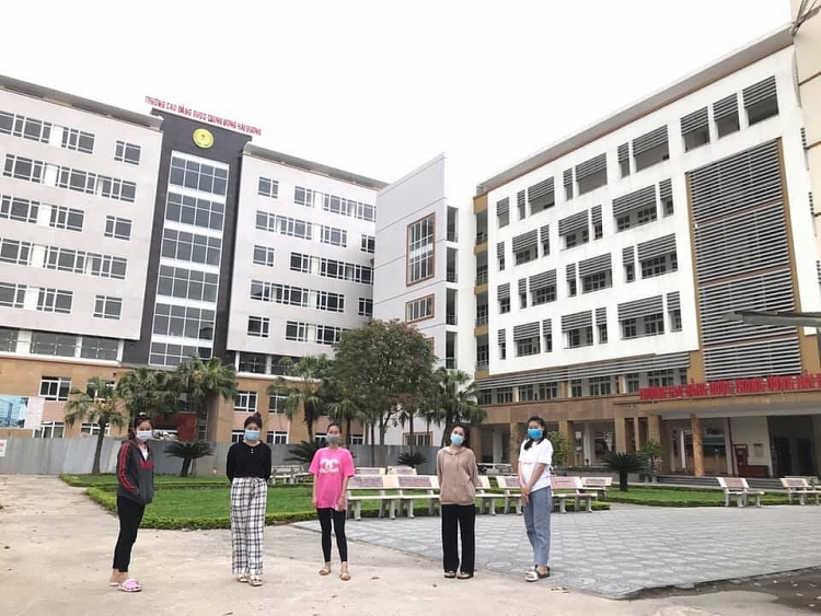 Các lưu học sinh Lào cho biết rất vui, rất sẵn sàng nhận nhiệm vụ khi được điều động, triệu tập. Các lưu học sinh Lào cho biết rất vui, rất sẵn sàng nhận nhiệm vụ khi được điều động, triệu tập.