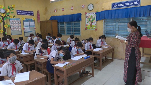Học sinh Việt kiều Campuchia thấy yên tâm khi quay trở lại học trực tiếp tại Đồng Tháp và An Giang Học sinh Việt kiều Campuchia thấy yên tâm khi quay trở lại học trực tiếp tại Đồng Tháp và An Giang