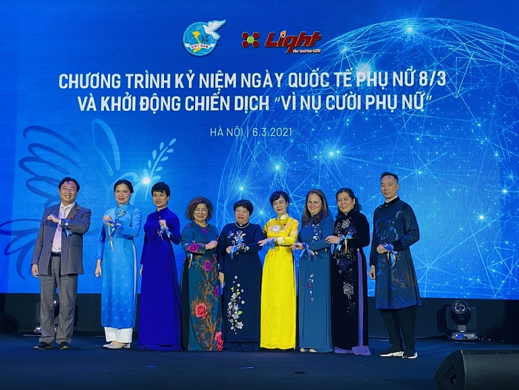 Hội LHPN Việt Nam khởi động chiến dịch “Vì nụ cười phụ nữ” Hội LHPN Việt Nam khởi động chiến dịch “Vì nụ cười phụ nữ”