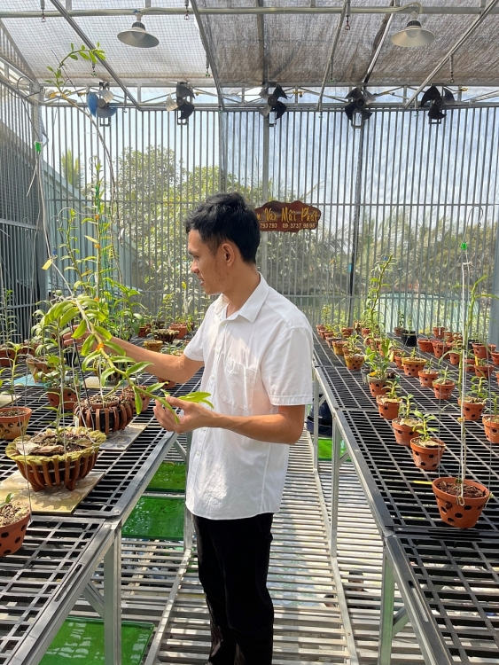 Trần Khánh Mãi: Chàng trai sở hữu vườn lan giá trị nhờ theo đuổi đam mê Trần Khánh Mãi: Chàng trai sở hữu vườn lan giá trị nhờ theo đuổi đam mê