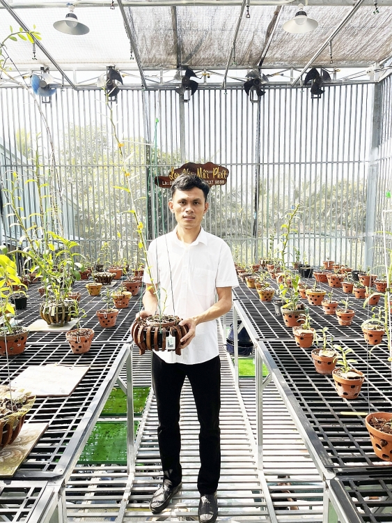 Trần Khánh Mãi: Chàng trai sở hữu vườn lan giá trị nhờ theo đuổi đam mê Trần Khánh Mãi: Chàng trai sở hữu vườn lan giá trị nhờ theo đuổi đam mê