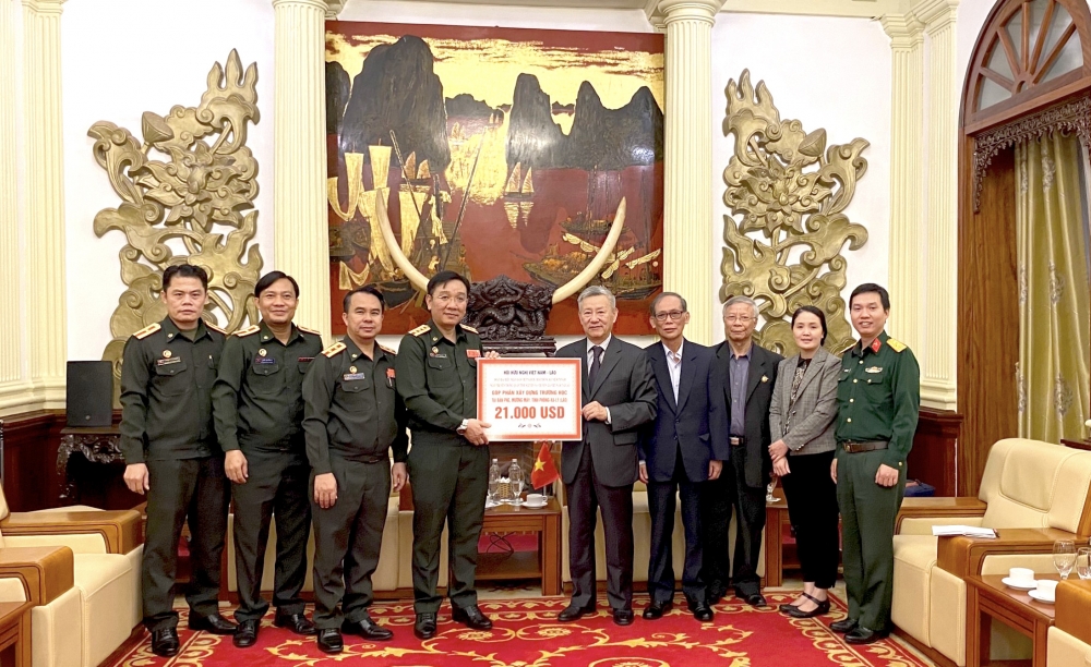 Hội Hữu nghị Việt-Lào ủng hộ nhân dân tỉnh Phongsaly (Lào) 21.000 USD xây trường học Hội Hữu nghị Việt-Lào ủng hộ nhân dân tỉnh Phongsaly (Lào) 21.000 USD xây trường học