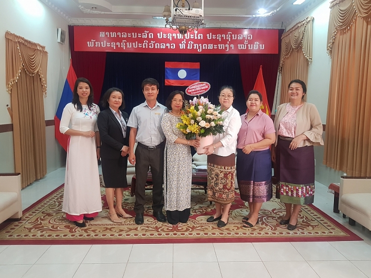 Nhiều chương trình giao lưu văn hóa, giáo dục Việt-Lào sẽ được thực hiện tại các tỉnh phía Nam trong năm 2021 Nhiều chương trình giao lưu văn hóa, giáo dục Việt-Lào sẽ được thực hiện tại các tỉnh phía Nam trong năm 2021