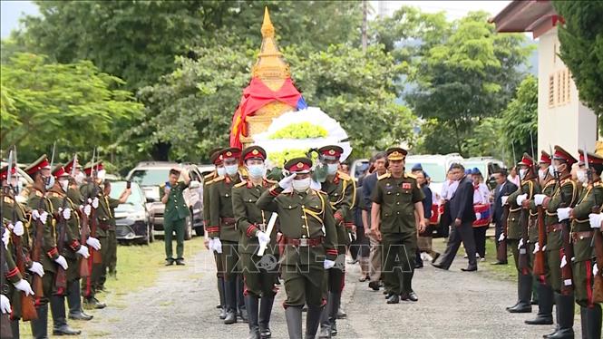 Cộng đồng người Việt tại tỉnh Oudomxay của Lào tri ân các anh hùng liệt sĩ Chú thích ảnh