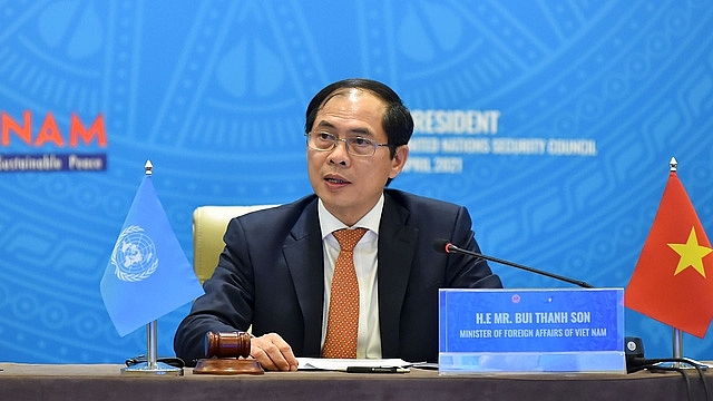 Bộ trưởng Ngoại giao chủ trì phiên thảo luận. Bộ trưởng Ngoại giao chủ trì phiên thảo luận.
