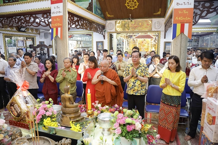 Quang cảnh buổi lễ. Quang cảnh buổi lễ.