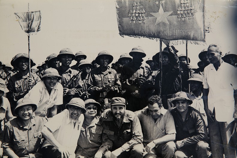 [Ảnh] Bộ ảnh độc đáo về sự kiện đón Chủ tịch Fidel Castro thăm Quảng Trị (Phần 2)