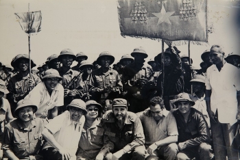 [Ảnh] Bộ ảnh độc đáo về sự kiện đón Chủ tịch Fidel Castro thăm Quảng Trị (Phần 2)