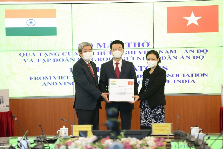 Hội Hữu nghị Việt Nam - Ấn Độ trao tặng nhân dân Ấn Độ 100 máy thở trị giá hơn 10 tỷ đồng Hội Hữu nghị Việt Nam - Ấn Độ trao tặng nhân dân Ấn Độ 100 máy thở trị giá hơn 10 tỷ đồng