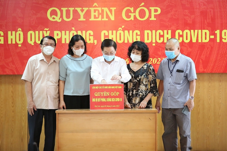 Nhiều tổ chức thành viên, đối tác của Liên hiệp Hữu nghị tham gia quyên góp ủng hộ Quỹ phòng, chống dịch COVID-19 Nhiều tổ chức thành viên, đối tác của Liên hiệp Hữu nghị tham gia quyên góp ủng hộ Quỹ phòng, chống dịch COVID-19