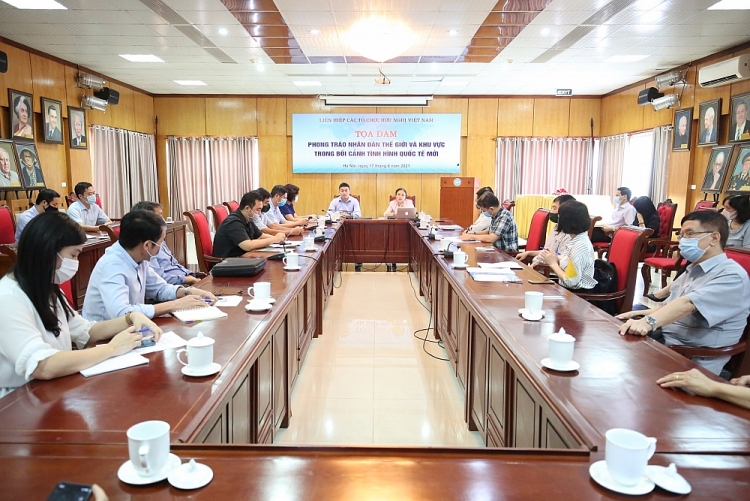 Quang cảnh buổi toạ đàm. (Ảnh: Tuấn Việt) Quang cảnh buổi toạ đàm. (Ảnh: Tuấn Việt)