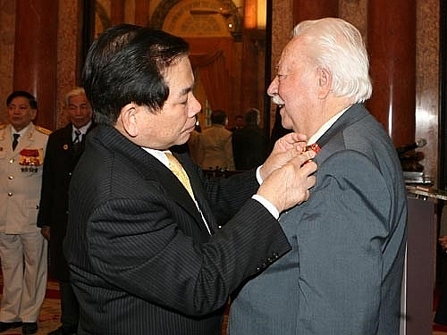Kostas Sarantidis - Nguyễn Văn Lập với Quảng Nam - Đà Nẵng Kostas Sarantidis - Nguyễn Văn Lập với Quảng Nam - Đà Nẵng