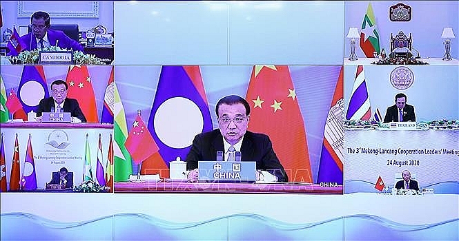 Thủ tướng Trung Quốc Lý Khắc Cường đồng chủ trì phát biểu tại hội nghị. Ảnh: TTXVN 1223 vna potal prime minister takes part in mekong lancang cooperation leadersy meeting 111341421 stand