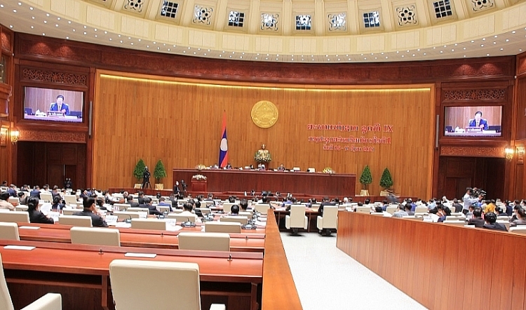 Kỳ họp thứ nhất Quốc hội Khoá IX nước CHDCND Lào từ ngày 22-26/3 diễn ra tại Nhà Quốc hội Lào. (Nguồn: Bộ Xây dựng) Kỳ họp thứ nhất Quốc hội Khoá IX nước CHDCND Lào từ ngày 22-26/3 diễn ra tại Nhà Quốc hội Lào. (Nguồn: Bộ Xây dựng)