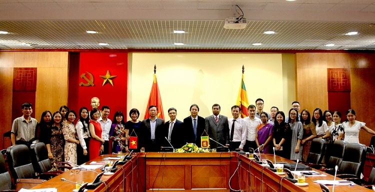 Đoàn Việt Nam tham dự Hội thảo trực tuyến “50 năm quan hệ ngoại giao Việt Nam - Sri Lanka: Thành tựu và triển vọng”. 2817 international conference 50 yrs relations sl vn 3 copy