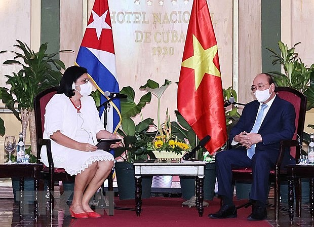 Chủ tịch nước Nguyễn Xuân Phúc tiếp Phó Chủ tịch thứ nhất Viện Cuba hữu nghị với các dân tộc (ICAP) Noemi Rabaza Fernandesz. (Ảnh: Thống Nhất/TTXVN)