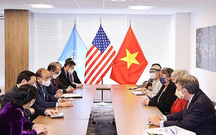 Chủ tịch nước Nguyễn Xuân Phúc tiếp đại diện bạn bè Hoa Kỳ nhân kỷ niệm 60 năm thảm họa da cam ở Việt Nam. (Ảnh: Thống Nhất/TTXVN) Chủ tịch nước Nguyễn Xuân Phúc tiếp đại diện bạn bè Hoa Kỳ nhân kỷ niệm 60 năm thảm họa da cam ở Việt Nam. (Ảnh: Thống Nhất/TTXVN)