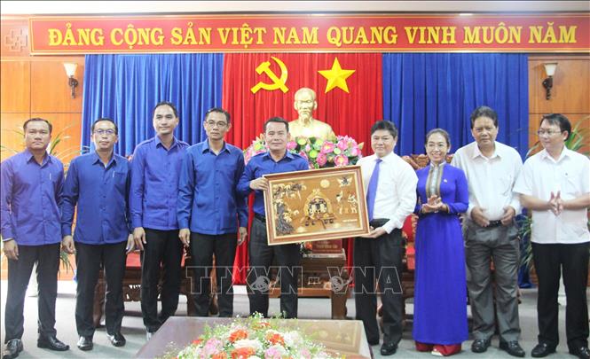 Đoàn Thanh niên tỉnh Chămpasắk (Lào) giao lưu, trao đổi kinh nghiệm tại Đắk Lắk Chú thích ảnh