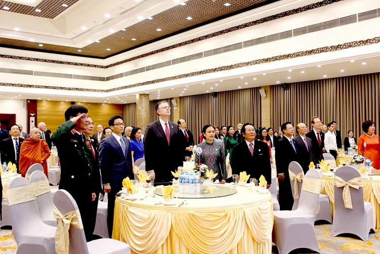 Kỷ niệm 25 năm quan hệ ngoại giao Việt Nam - Hoa Kỳ: Kỷ niệm 25 năm quan hệ ngoại giao Việt Nam - Hoa Kỳ: