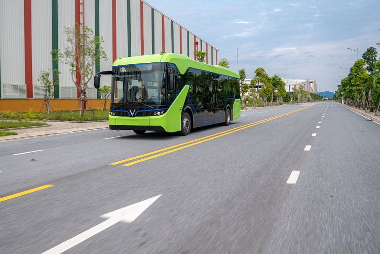 Vingroup chính thức chạy thử nghiệm xe buýt điện VinFast Vingroup chính thức chạy thử nghiệm xe buýt điện VinFast