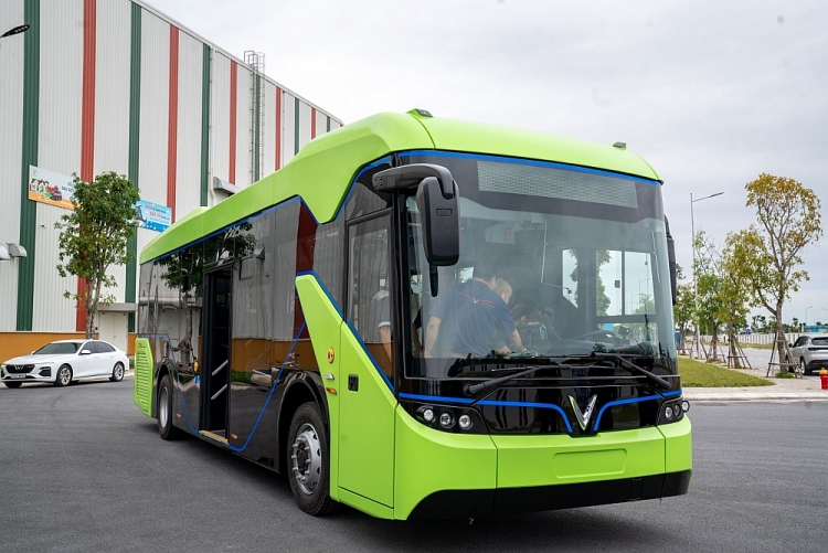 Vingroup chính thức chạy thử nghiệm xe buýt điện VinFast Vingroup chính thức chạy thử nghiệm xe buýt điện VinFast