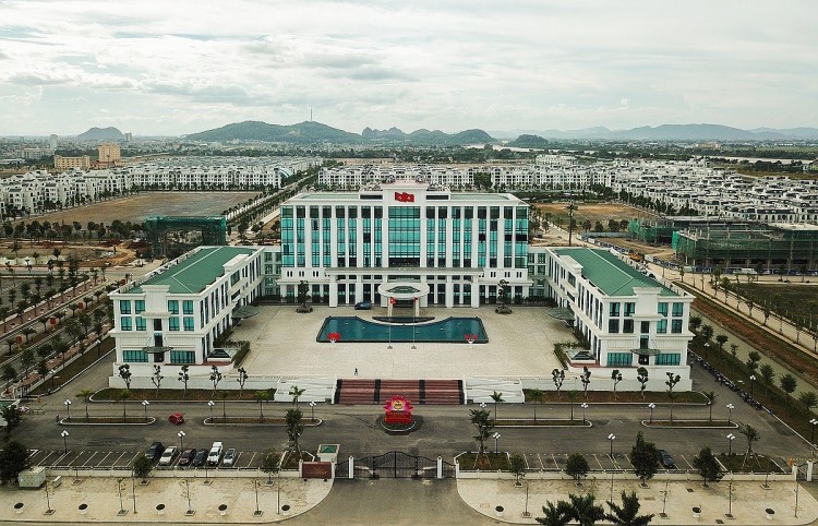 Thanh Hóa đang trở thành điểm thu hút lao động nước ngoài chất lượng cao. Trong lộ trình cất cánh, đòi hỏi có thêm các dự án căn hộ cao cấp xứng tầm. Thanh Hóa đang trở thành điểm thu hút lao động nước ngoài chất lượng cao. Trong lộ trình cất cánh, đòi hỏi có thêm các dự án căn hộ cao cấp xứng tầm.