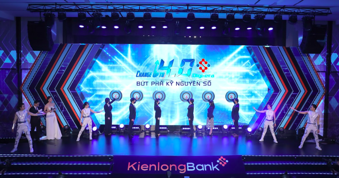 Nghi thức chuyển giao, ra mắt nhận diện thương hiệu mới của KienlongBank. Nghi thức chuyển giao, ra mắt nhận diện thương hiệu mới của KienlongBank.