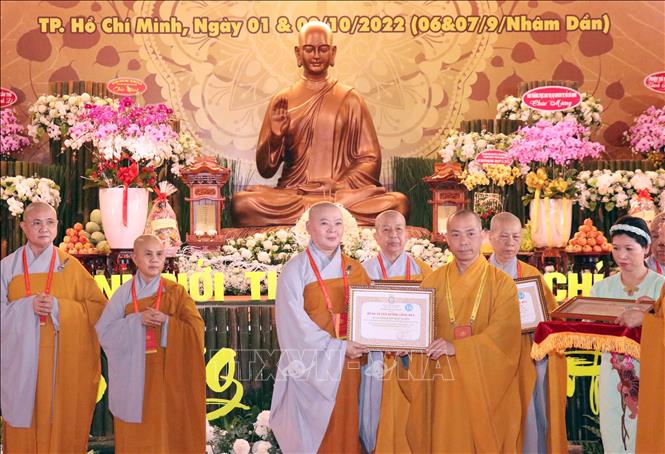 Đại lễ tưởng niệm Đức Thánh Tổ Ni Đại Ái Đạo và các chư Ni tiền bối hữu công Phật giáo Việt Nam Chú thích ảnh