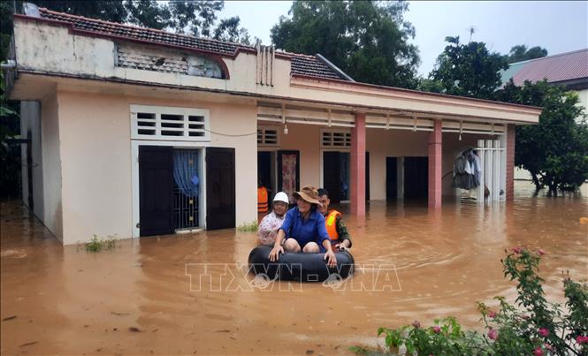 Quảng Trị: Khuyến khích người dân dự trữ lương thực ứng phó mưa lũ kéo dài Chú thích ảnh
