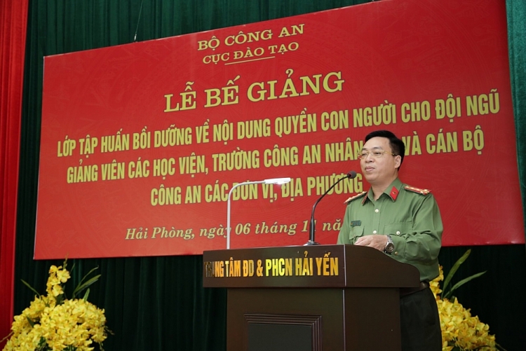Hình ảnh tại lớp tập huấn bồi dưỡng về các nội dung quyền con người 