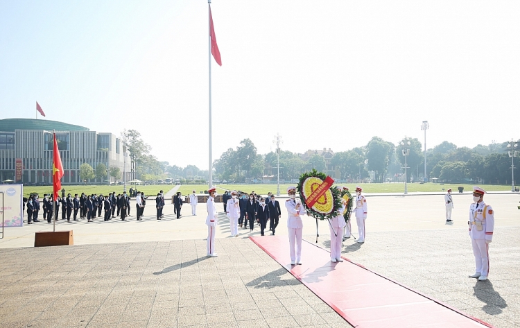 Chùm ảnh Liên hiệp Hữu nghị báo công dâng bác nhân kỷ niệm 70 năm Ngày Truyền thống Chùm ảnh Liên hiệp Hữu nghị báo công dâng bác nhân kỷ niệm 70 năm Ngày Truyền thống