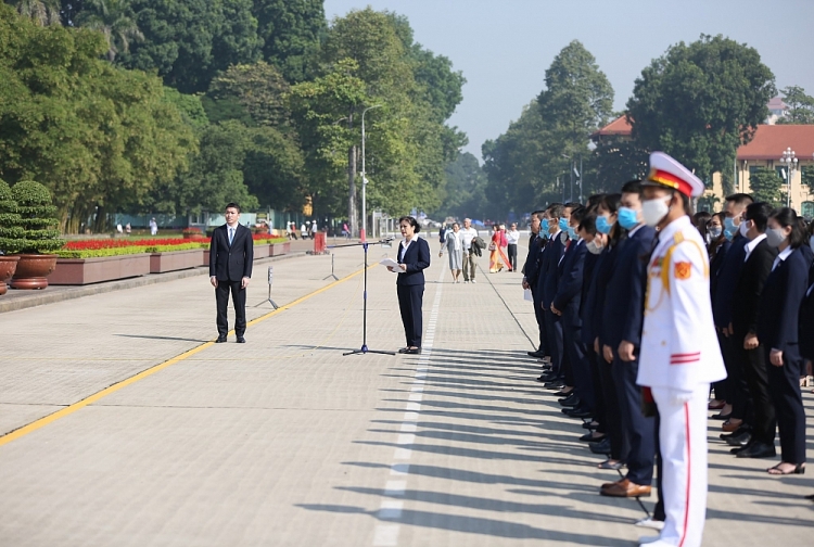 Chùm ảnh Liên hiệp Hữu nghị báo công dâng bác nhân kỷ niệm 70 năm Ngày Truyền thống Chùm ảnh Liên hiệp Hữu nghị báo công dâng bác nhân kỷ niệm 70 năm Ngày Truyền thống