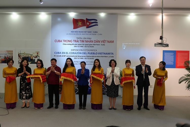 Triển lãm “Cuba trong trái tim nhân dân Việt Nam”: Bằng chứng sống động cho mối quan hệ thắm thiết Việt Nam - Cuba Triển lãm “Cuba trong trái tim nhân dân Việt Nam”: Bằng chứng sống động cho mối quan hệ thắm thiết Việt Nam - Cuba