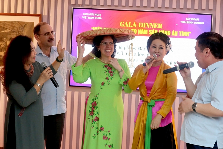 Đại sứ Cuba Lianys Torres Rivera: “Việt Nam luôn trong trái tim tôi”