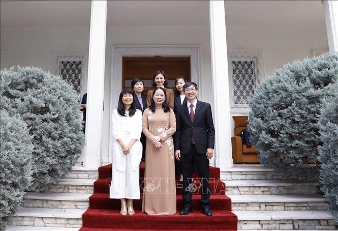 Phó Chủ tịch nước Võ Thị Ánh Xuân gặp đại diện cộng đồng người Việt tại Hy Lạp - Ảnh thời sự trong nước - Nội chính & Ngoại giao - Thông tấn xã V Phó Chủ tịch nước Võ Thị Ánh Xuân gặp đại diện cộng đồng người Việt tại Hy Lạp - Ảnh thời sự trong nước - Nội chính & Ngoại giao - Thông tấn xã V