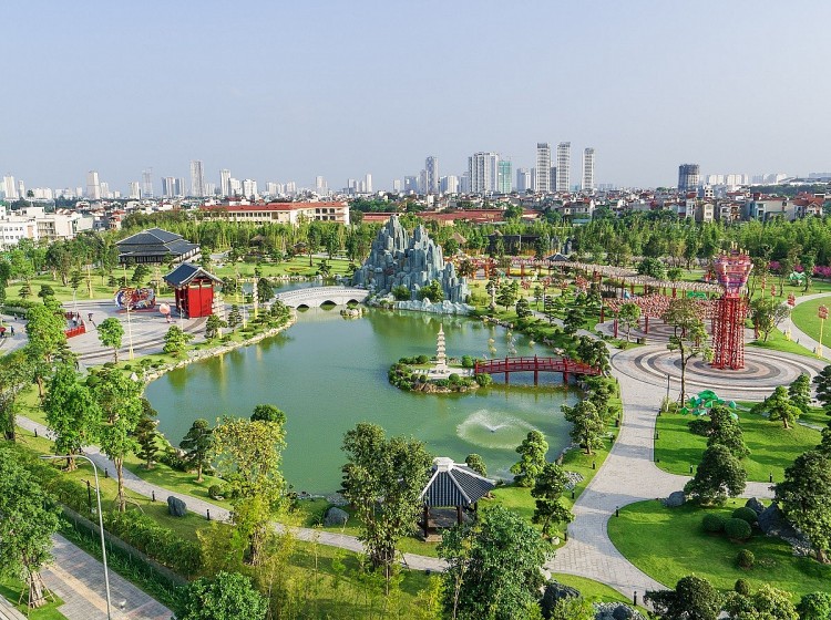 Đại đô thị Vinhomes Smart City toạ tạc tại tâm điểm vàng của trung tâm hành chính mới phía Tây, kế cận hơn 30 trường đại học hàng đầu đang là dự án được nhiều bậc phụ huynh lựa chọn mua nhà cho con học đại học tại Hà Nội. Đại đô thị Vinhomes Smart City toạ tạc tại tâm điểm vàng của trung tâm hành chính mới phía Tây, kế cận hơn 30 trường đại học hàng đầu đang là dự án được nhiều bậc phụ huynh lựa chọn mua nhà cho con học đại học tại Hà Nội.