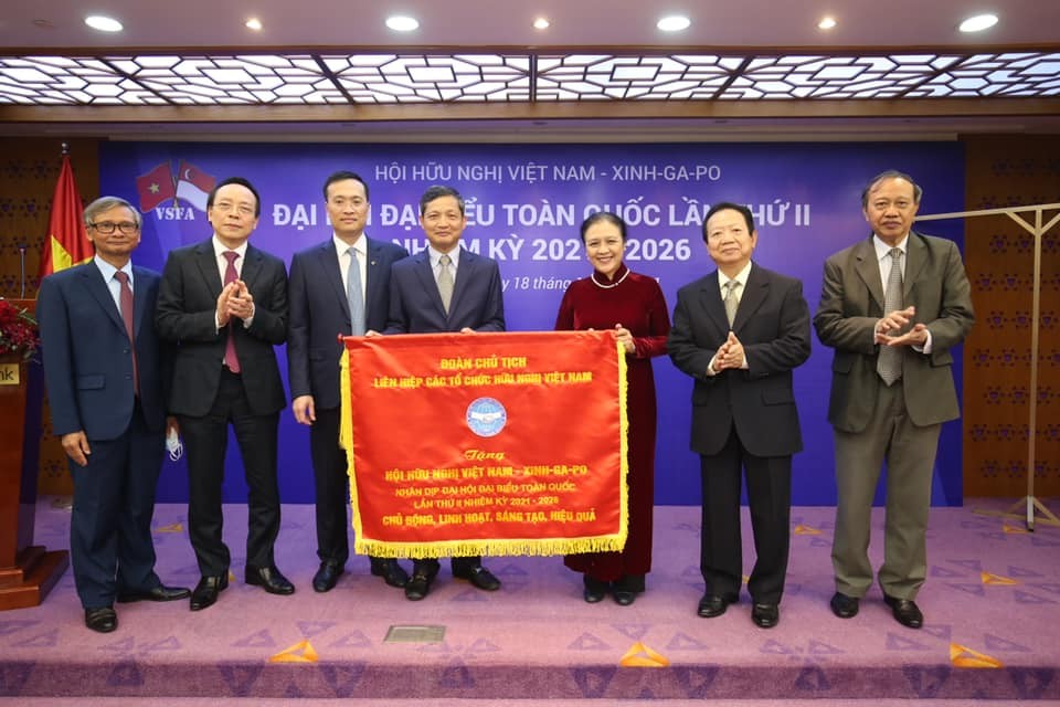 Ông Vũ Viết Ngoạn tái đắc cử Chủ tịch Hội hữu nghị Việt Nam-Singapore nhiệm kỳ 2021-2026 Ông Vũ Viết Ngoạn tái đắc cử Chủ tịch Hội hữu nghị Việt Nam-Singapore nhiệm kỳ 2021-2026