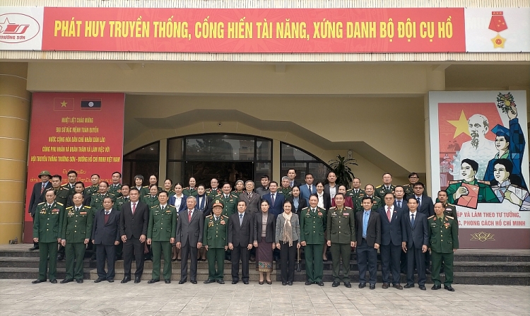 Hội Truyền thống Trường Sơn - đường Hồ Chí Minh đã góp phần quan trọng vào việc vun đắp quan hệ hữu nghị Việt-Lào Hội Truyền thống Trường Sơn - đường Hồ Chí Minh đã góp phần quan trọng vào việc vun đắp quan hệ hữu nghị Việt-Lào