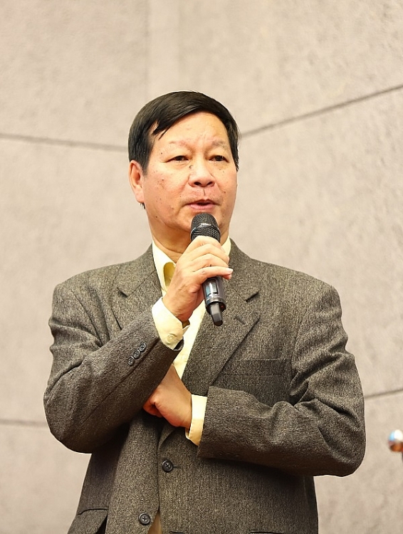 Ông Lê Khắc Hiệp - Phó Chủ tịch Tập đoàn Vingroup, Chủ tịch Hội đồng Quản lý Quỹ Đầu tư và Phát triển Tài năng Bóng đá trẻ Việt Nam PVF phát biểu tại buổi lễ tốt nghiệp học viên 2020. Ông Lê Khắc Hiệp - Phó Chủ tịch Tập đoàn Vingroup, Chủ tịch Hội đồng Quản lý Quỹ Đầu tư và Phát triển Tài năng Bóng đá trẻ Việt Nam PVF phát biểu tại buổi lễ tốt nghiệp học viên 2020.