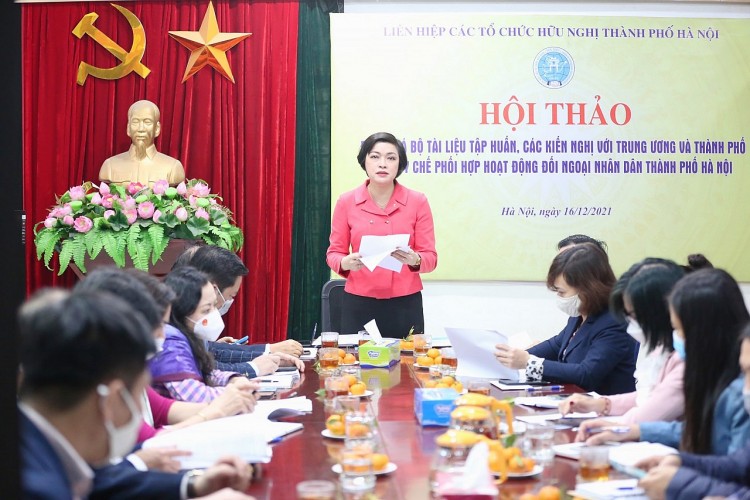 Phó Chủ tịch Thường trực HAUFO Trần Thị Phương phát biểu tại Hội thảo.
