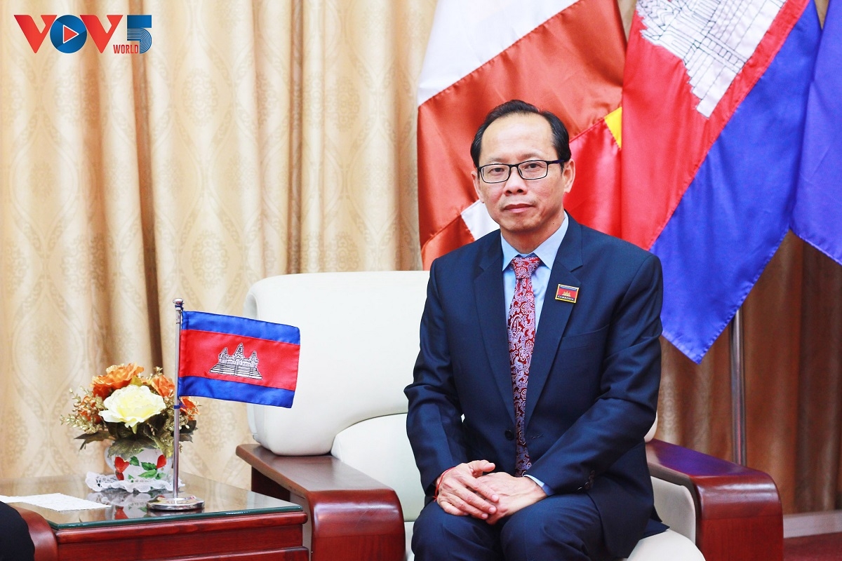 Chuyến thăm chính thức Campuchia của Chủ tịch nước: Tái khẳng định tình hữu nghị đoàn kết Đại sứ Đại sứ Đặc mệnh Toàn quyền Vương quốc Campuchia tại Việt Nam Chay Navuth.