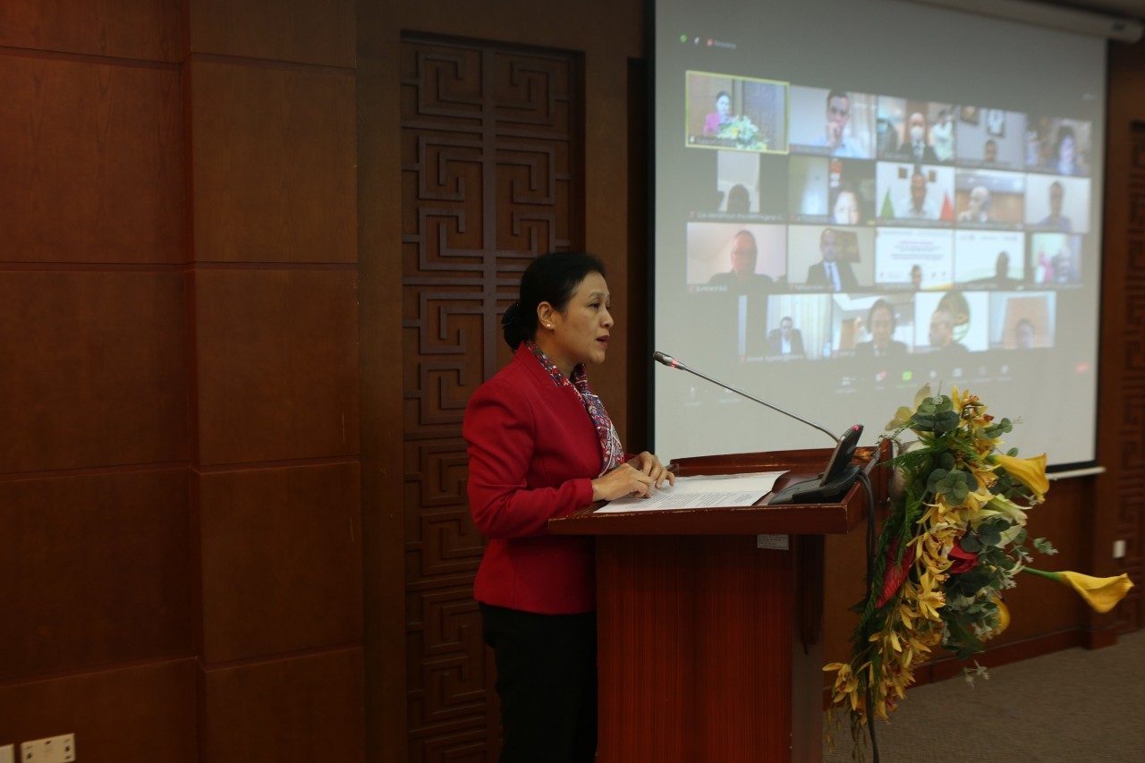 Chủ tịch VUFO Nguyễn Phương Nga: “Quan hệ hợp tác Việt Nam - châu Phi ngày càng phát triển và được mở rộng một cách thiết thực, hiệu quả bất chấp những khó khăn do đại dịch COVID-19 gây ra” Chủ tịch VUFO Nguyễn Phương Nga: “Quan hệ hợp tác Việt Nam - châu Phi ngày càng phát triển và được mở rộng một cách thiết thực, hiệu quả bất chấp những khó khăn do đại dịch COVID-19 gây ra”