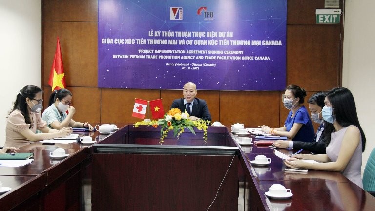 Cục trưởng Cục Xúc tiến thương mại (Bộ Công Thương Việt Nam) Vũ Bá Phú phát biểu tại Lễ ký Biên bản thỏa thuận hợp tác để triển khai các hoạt động nâng cao năng lực xuất khẩu cho các doanh nghiệp do phụ nữ làm chủ Việt Nam giai đoạn 2021-2024. Cục trưởng Cục Xúc tiến thương mại (Bộ Công Thương Việt Nam) Vũ Bá Phú phát biểu tại Lễ ký Biên bản thỏa thuận hợp tác để triển khai các hoạt động nâng cao năng lực xuất khẩu cho các doanh nghiệp do phụ nữ làm chủ Việt Nam giai đoạn 2021-2024.