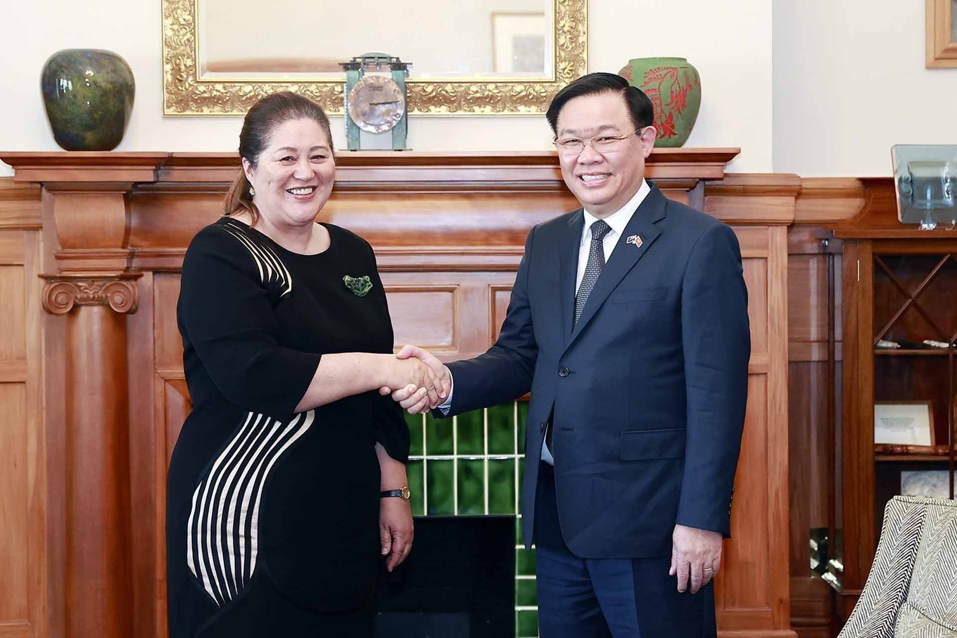 Chủ tịch Quốc hội Vương Đình Huệ hội kiến Toàn quyền New Zealand Dame Cindy Kiro. (Nguồn: TTXVN) Chủ tịch Quốc hội Vương Đình Huệ hội kiến Toàn quyền New Zealand Dame Cindy Kiro. (Nguồn: TTXVN)