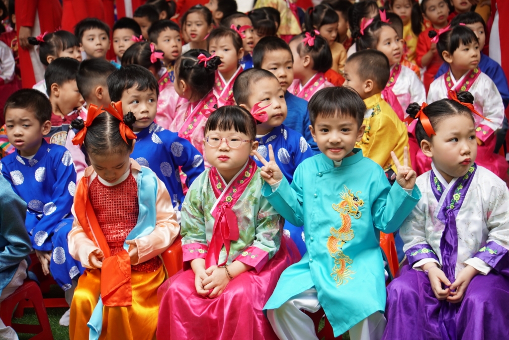 Thiếu nhi Triều Tiên hát “Ai yêu Bác Hồ Chí Minh hơn thiếu niên nhi đồng” thieu nhi trieu tien hat ai yeu bac ho chi minh hon thieu nien nhi dong