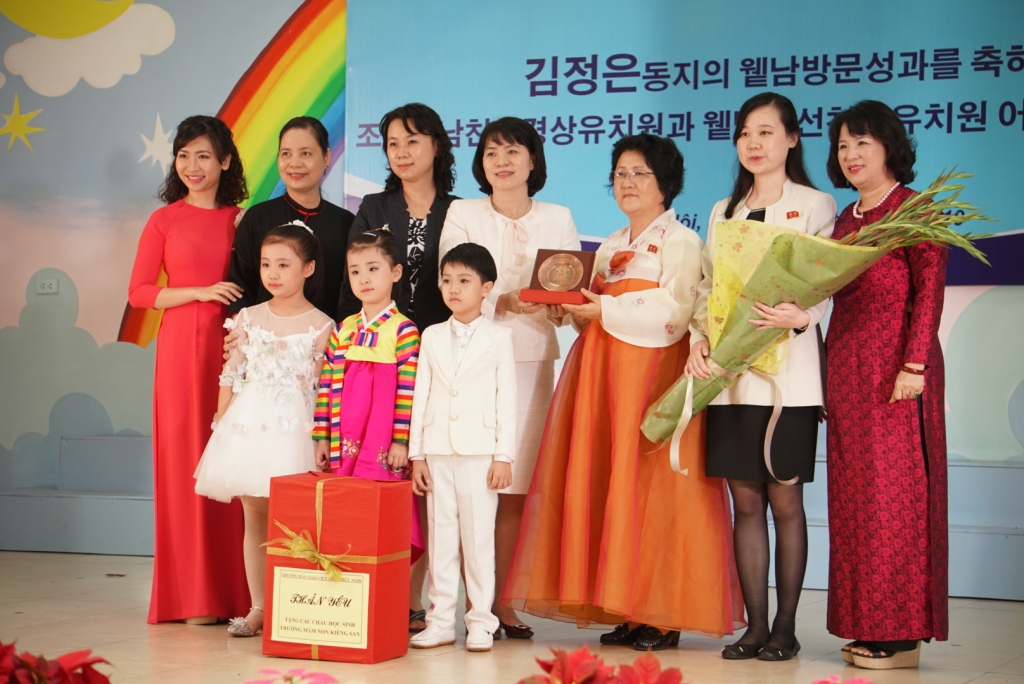 Thiếu nhi Triều Tiên hát “Ai yêu Bác Hồ Chí Minh hơn thiếu niên nhi đồng” thieu nhi trieu tien hat ai yeu bac ho chi minh hon thieu nien nhi dong