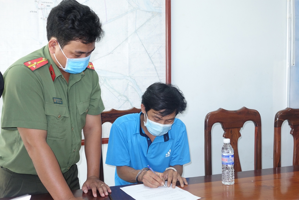An Giang: Bắt tạm giam 3 đối tượng tổ chức cho bệnh nhân 1440 nhập cảnh trái phép An Giang: Bắt tạm giam 3 đối tượng tổ chức cho bệnh nhân 1440 nhập cảnh trái phép