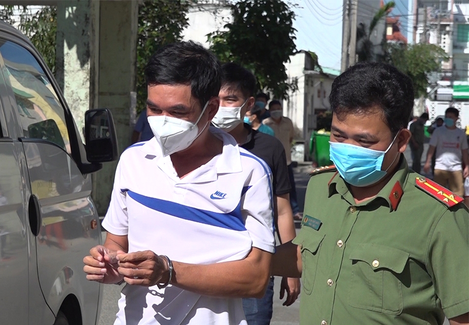 An Giang: Bắt tạm giam 3 đối tượng tổ chức cho bệnh nhân 1440 nhập cảnh trái phép An Giang: Bắt tạm giam 3 đối tượng tổ chức cho bệnh nhân 1440 nhập cảnh trái phép