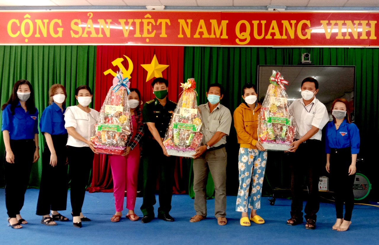 Nhiều hoạt động chăm lo nhân dân khu vực biên giới An Giang đón Tết Nguyên đán Nhiều hoạt động chăm lo nhân dân khu vực biên giới An Giang đón Tết Nguyên đán